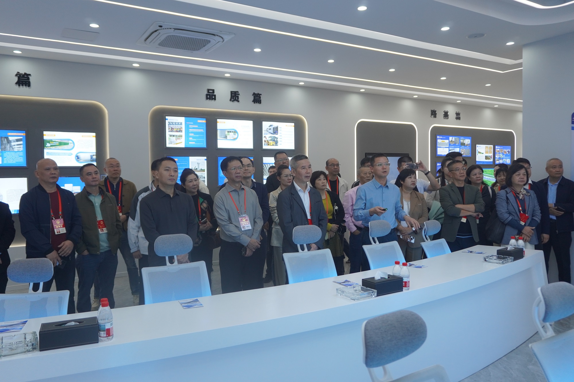 聚焦交通重点项目建设，推动城乡区域协调发展——金平区的市十五届人大代表开展集中视察活动