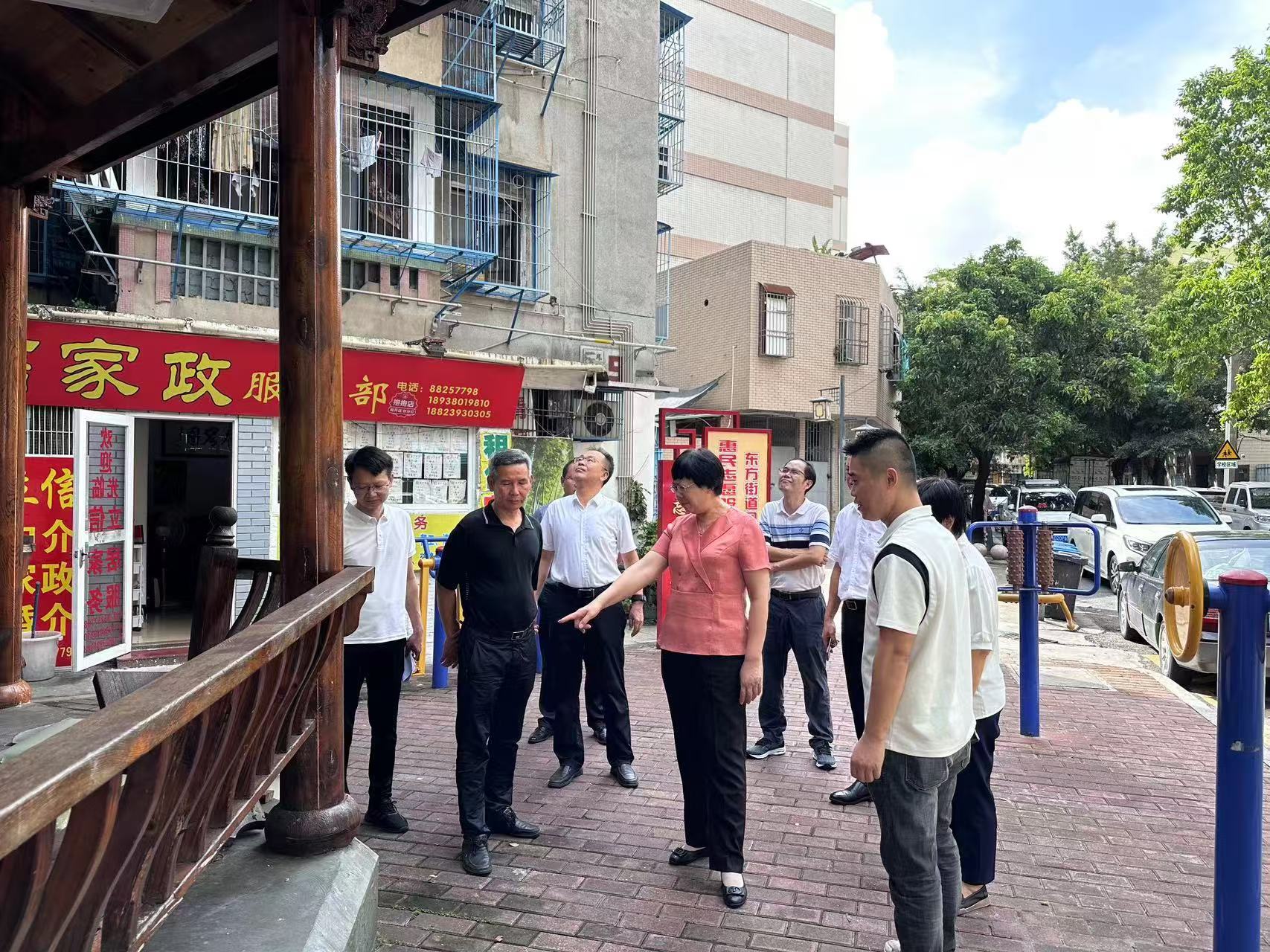 17651642318421716532.jpg 代表实地调研.jpg